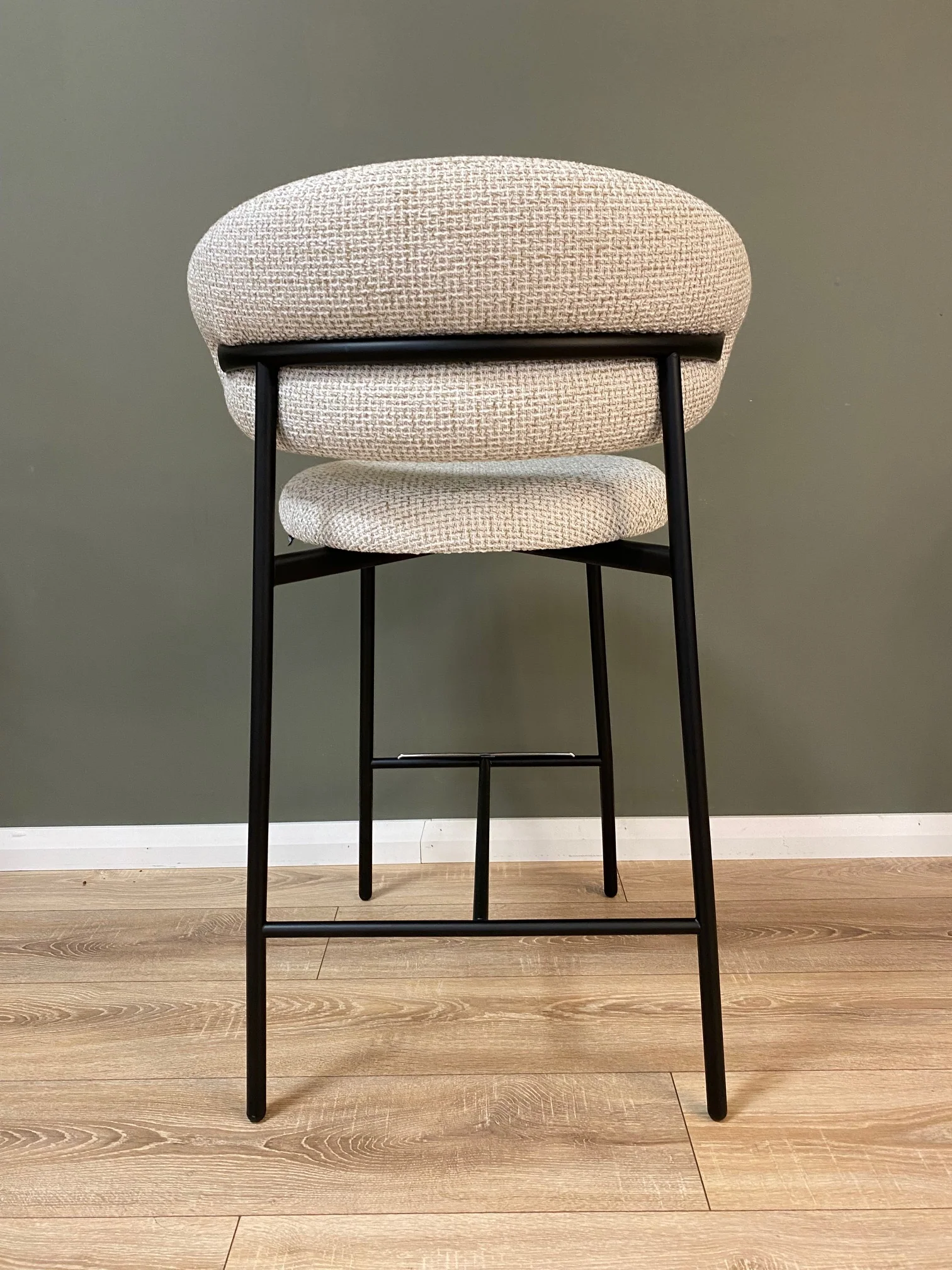 Oleandro Barstool - Image 4