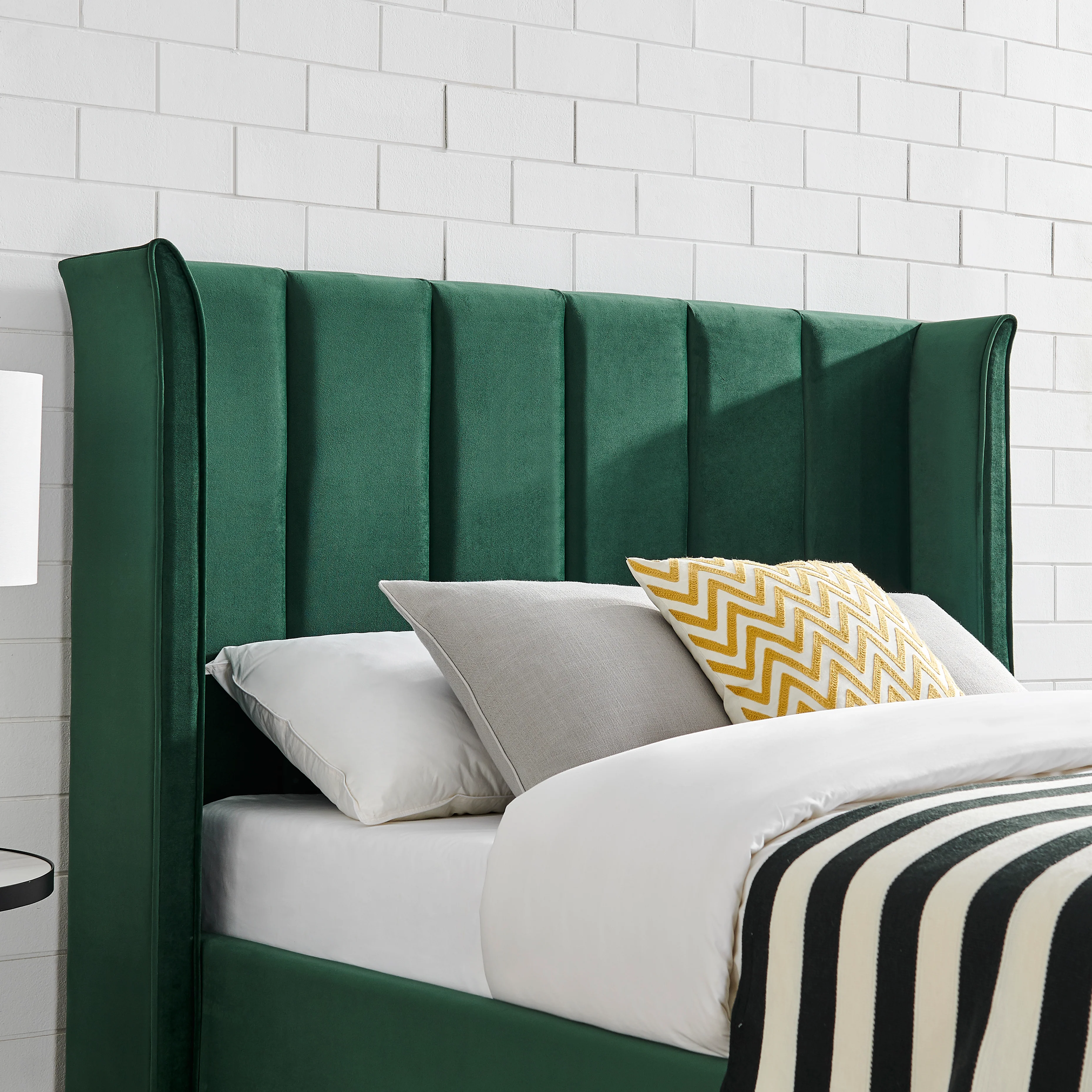 BOLOGNA KINGSIZE EMERALD BEDFRAME - Image 3