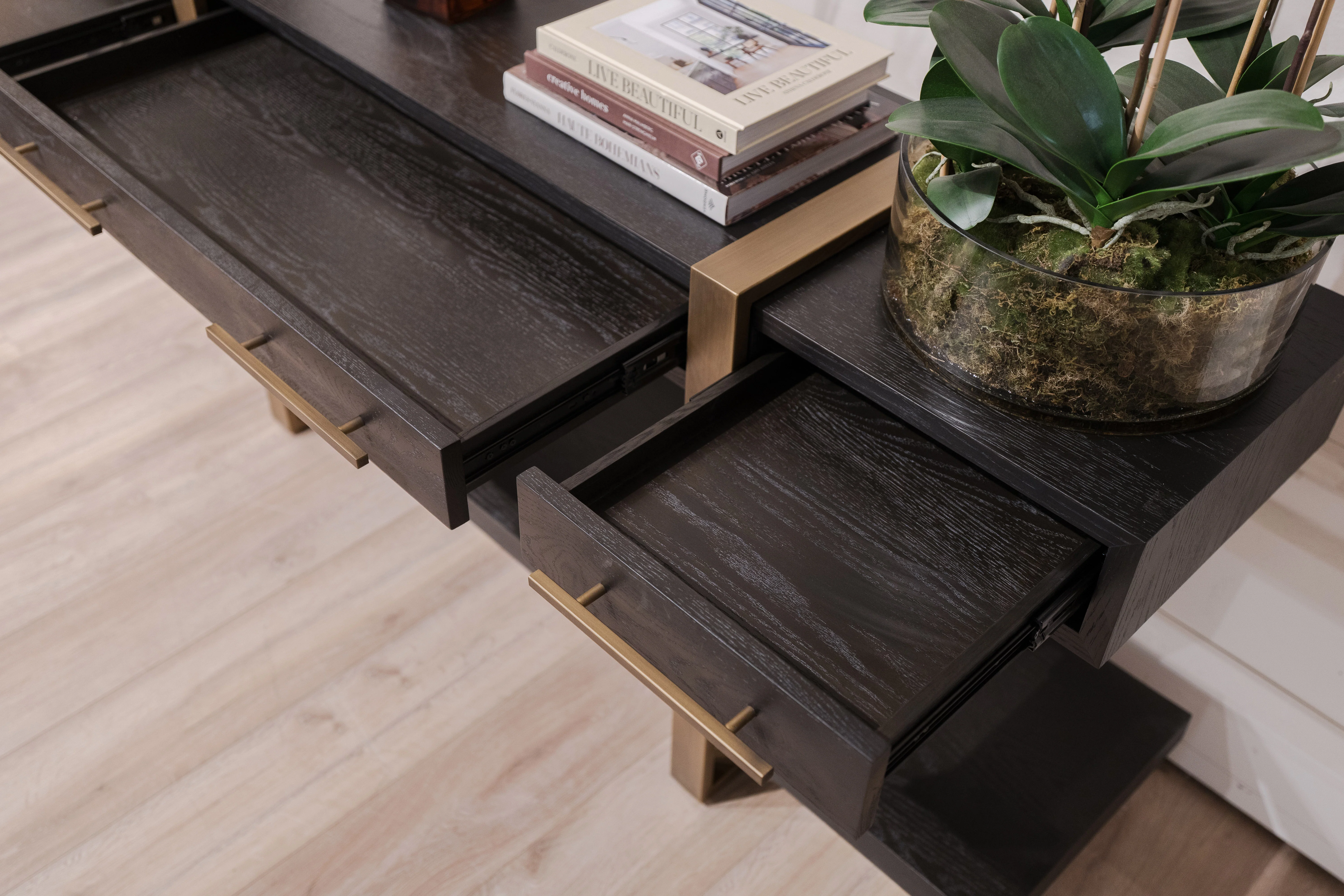Como Console Table - Image 3