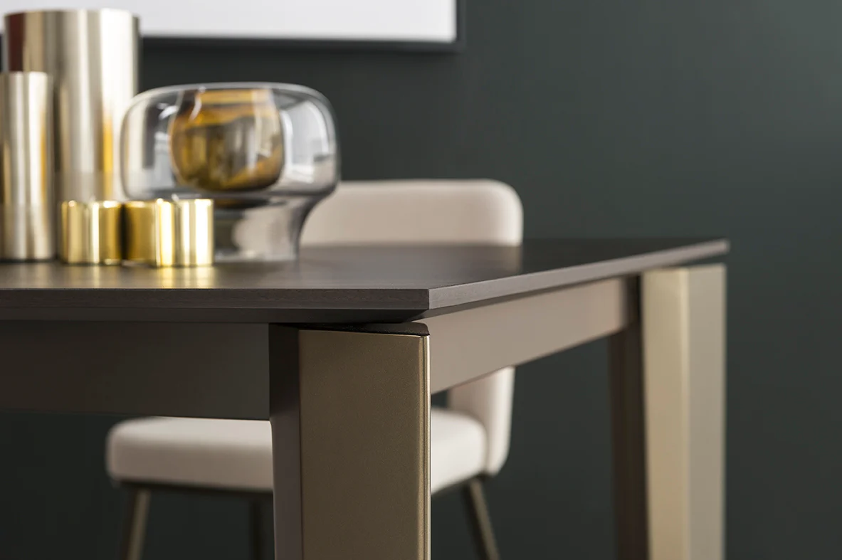 Delta 1.6m Extending Table - Image 4