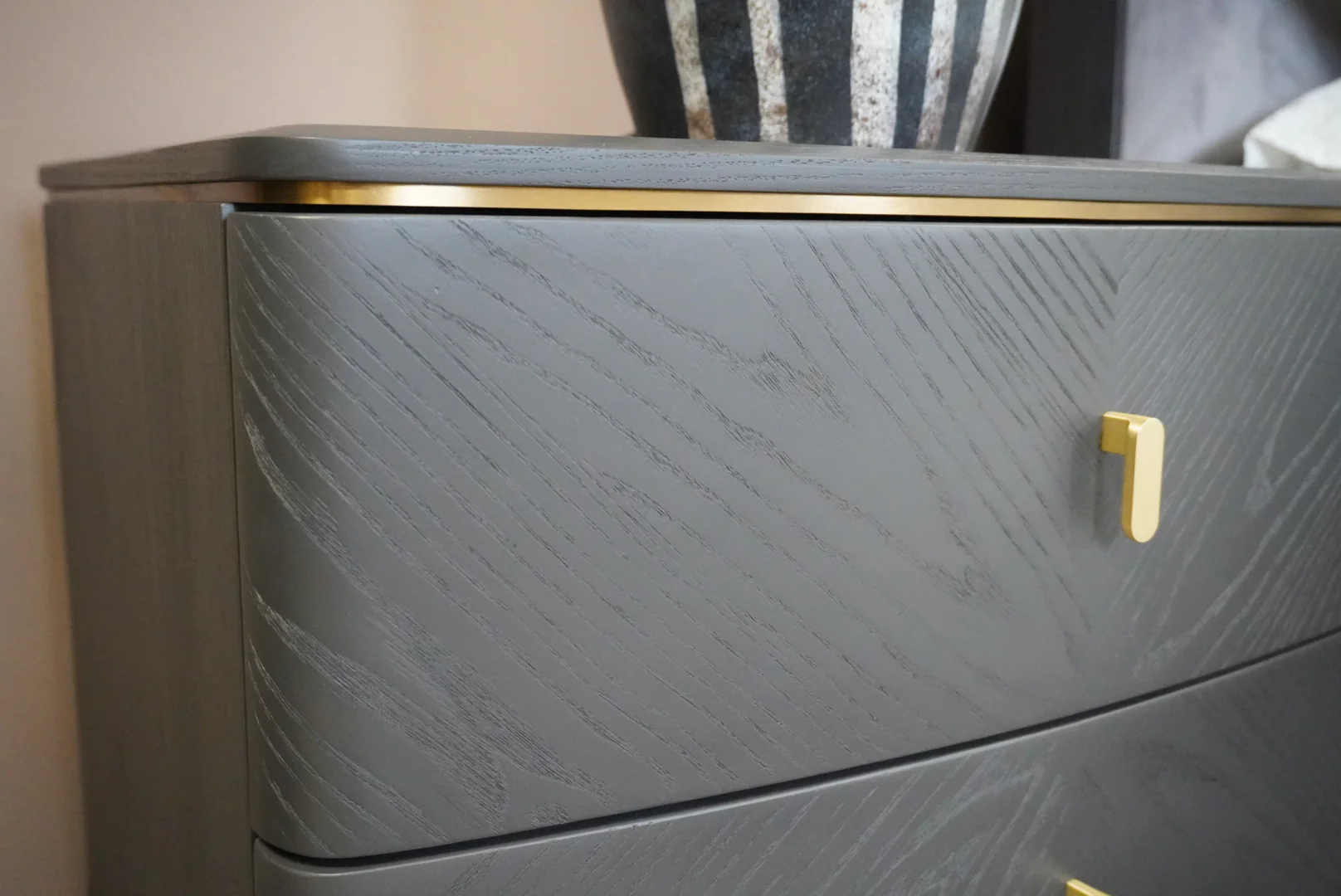 Diletta Ebony Nightstand - Image 4