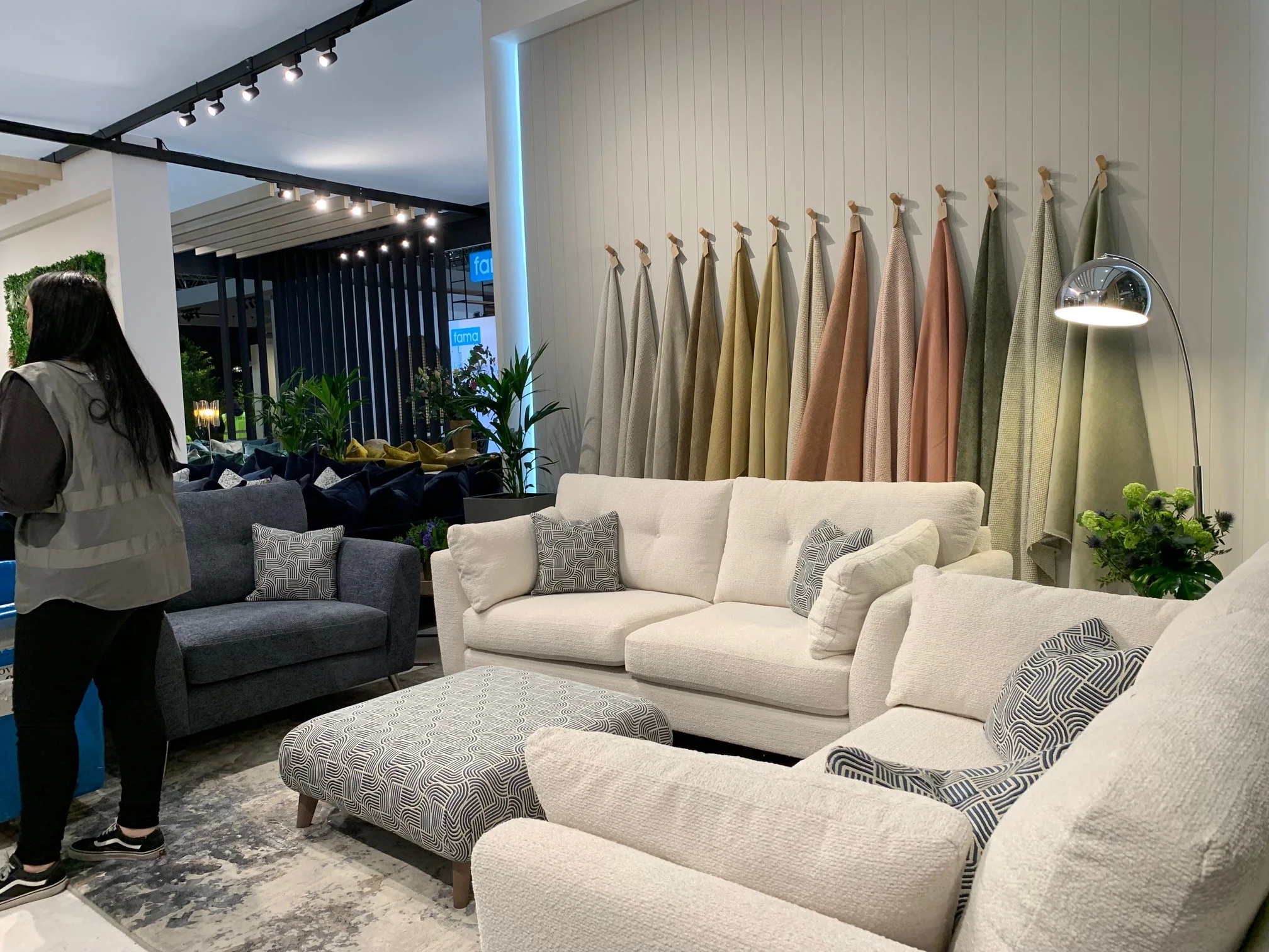 Peyton Grand Sofa - Image 4