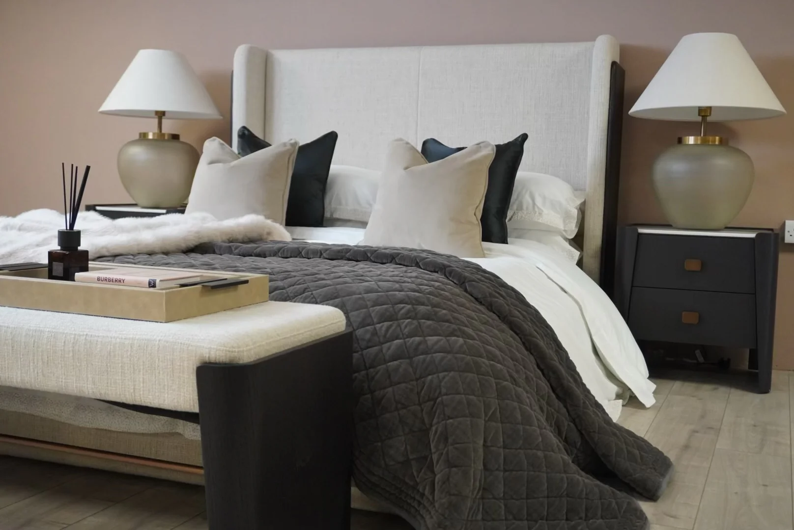 RHODES KINGSIZE BEDFRAME - Image 3