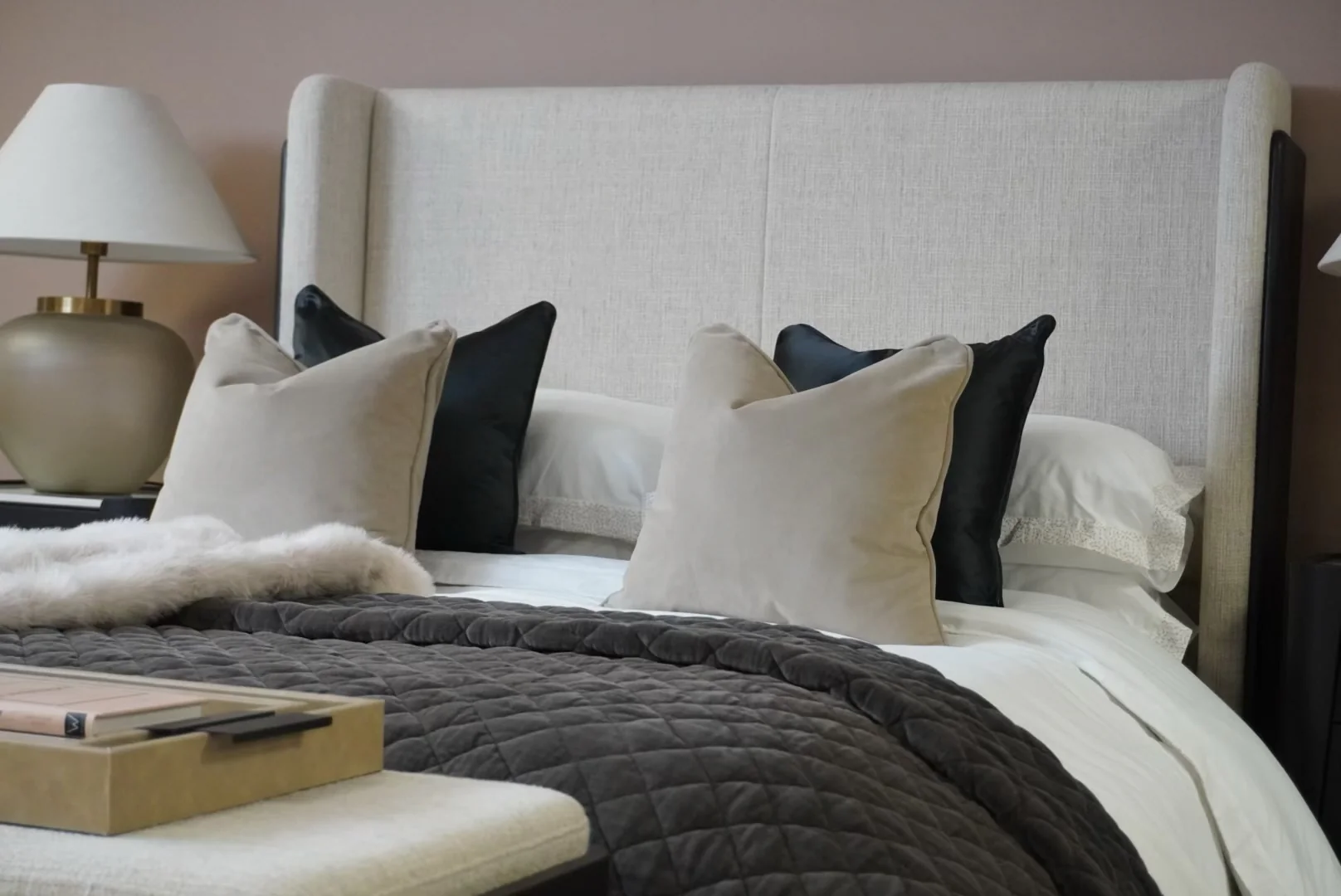 RHODES KINGSIZE BEDFRAME - Image 4