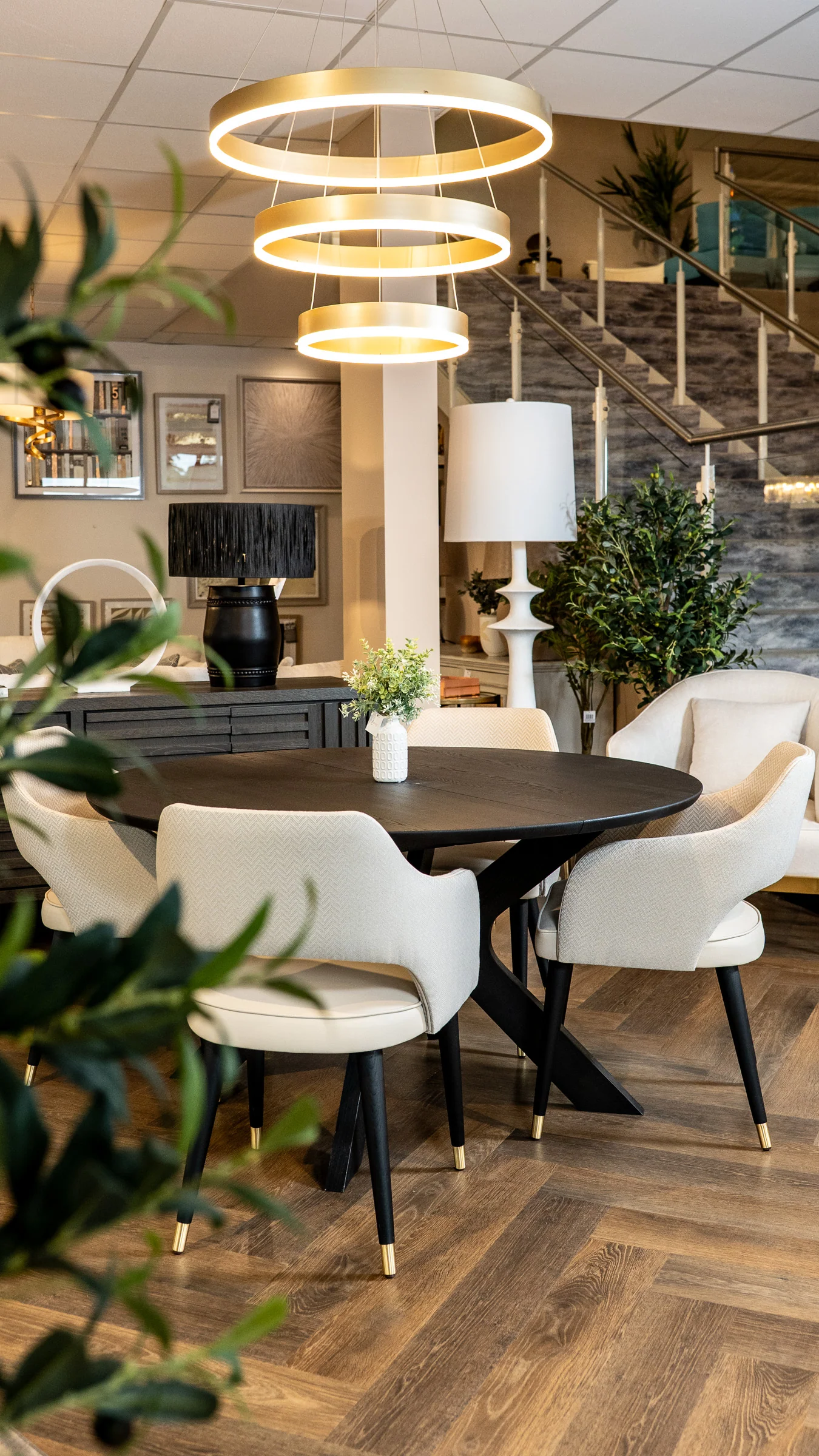 Syndey 1.4m Round Extending Table - Image 3